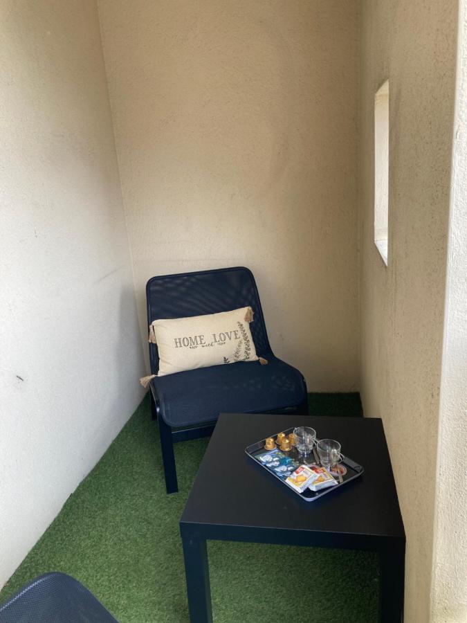 Charmant T2 Sur Ile De Nantes Avec Parking Et Balcon Exteriör bild